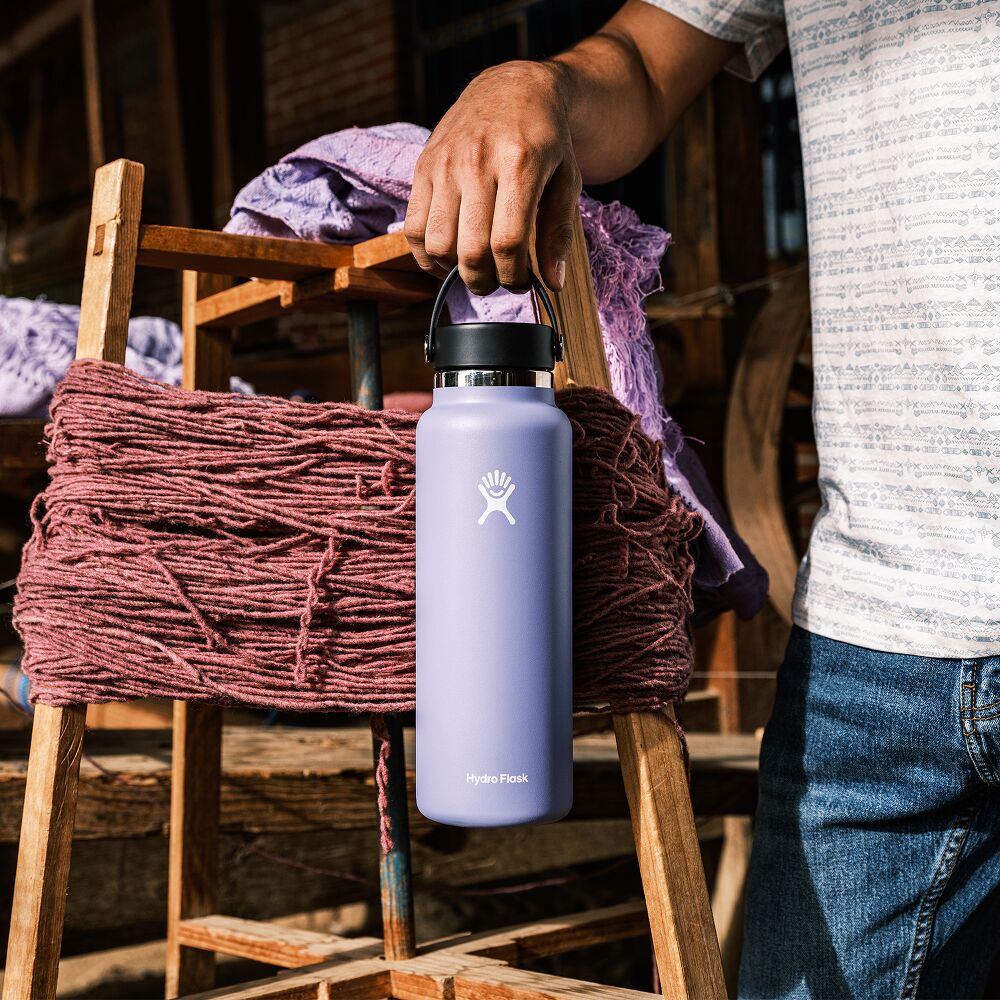 Hydro Flask Insulated Water Bottle – Used Very Good 40 ounce CONDITION: USED VERY GOOD 810007831770 No Promo Code Needed!